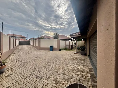 3 Bedroom House For Sale in Secunda - EMxs.webp
