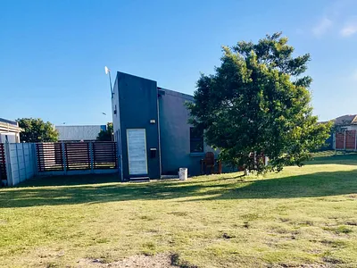 2 Bedroom Townhouse For Sale in Port Elizabeth - fcMI.webp