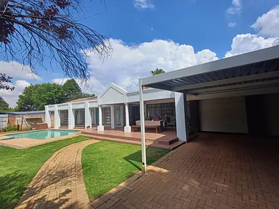 4 Bedroom House For Sale in Klerksdorp - oDl1.webp