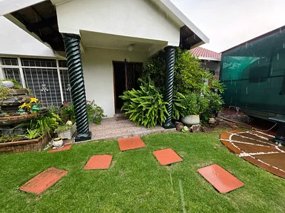 6 Bedroom House For Sale in Secunda - HpQS.webp