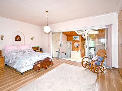 4 Bedroom House For Sale in Centurion - kcGc.webp