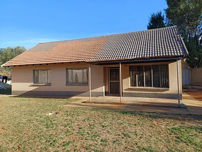 3 Bedroom House For Sale in Stilfontein - fB0O.webp