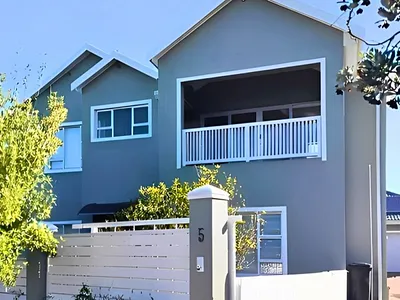5 Bedroom House For Sale in Gansbaai - 6IRp.webp