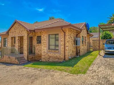 2 Bedroom Townhouse For Sale in Randburg - pEXB.webp
