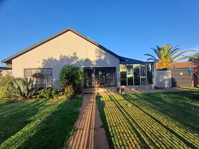 3 Bedroom House For Sale in Stilfontein - vOAk.webp