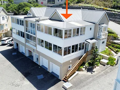 4 Bedroom House For Sale in Sedgefield - 4MaM.webp