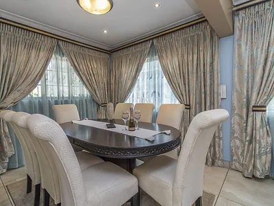 4 Bedroom House For Sale in Hillcrest - SGd7.webp