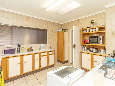 6 Bedroom House For Sale in Randburg - img