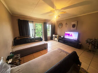 2 Bedroom Apartment For Sale in Centurion - F7s5.webp