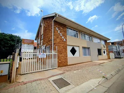 2 Bedroom Apartment For Sale in Potchefstroom - VmPj.webp