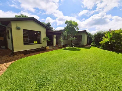 4 Bedroom House For Sale in Centurion - yX8j.webp