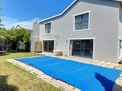 4 Bedroom House For Sale in Gordons Bay - vi2c.webp