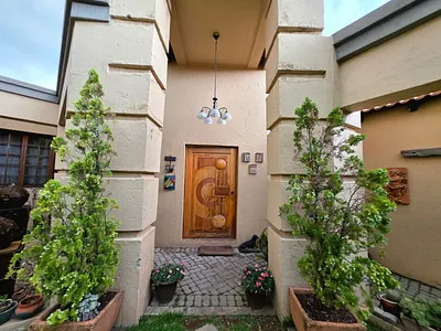 4 Bedroom House For Sale in Secunda - FaVU.webp