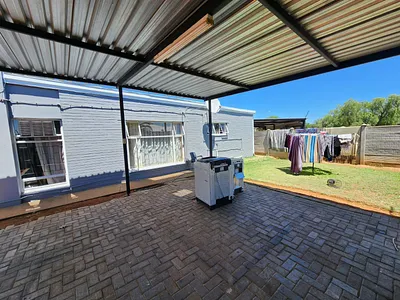 2 Bedroom House For Sale in Kimberley - In7l.webp