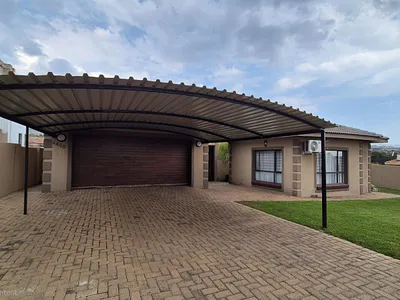 3 Bedroom House For Sale in Lydenburg - jaQU.webp
