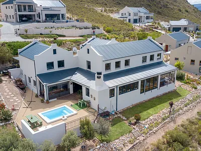 4 Bedroom House For Sale in Montagu - WwN4.webp