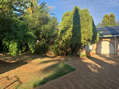 4 Bedroom House For Sale in Klerksdorp - Uxic.webp