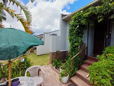 2 Bedroom Townhouse For Sale in Port Elizabeth - Pabd.webp