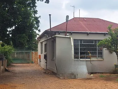 2 Bedroom House For Sale in Krugersdorp - QUJ3.webp