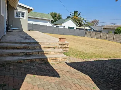 4 Bedroom House To Rent in Roodepoort - img