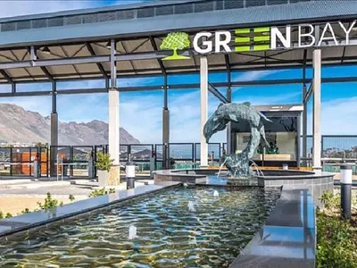 1 Bedroom Apartment For Sale in Gordons Bay - ZNsl.webp