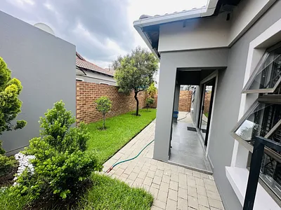 3 Bedroom Townhouse For Sale in Secunda - PdHJ.webp