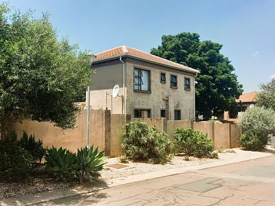 1 Bedroom Apartment For Sale in Brits - img