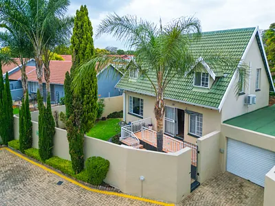 3 Bedroom Townhouse For Sale in Randburg - img