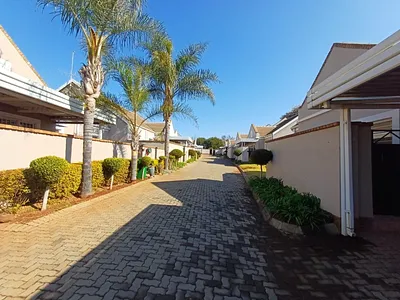 2 Bedroom Townhouse For Sale in Pretoria - hwtz.webp