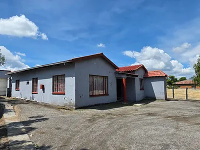 8 Bedroom House For Sale in Secunda - UHCw.webp