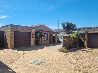 3 Bedroom Townhouse For Sale in Kraaifontein - G2Fv.webp