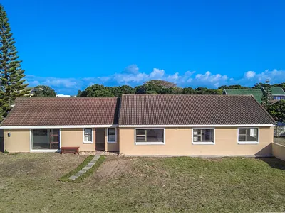 3 Bedroom House For Sale in Port Elizabeth - qRdz.webp