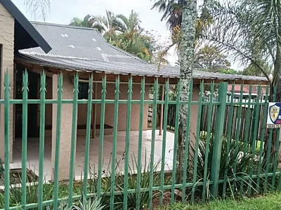 House For Sale in White River - L0wj.webp