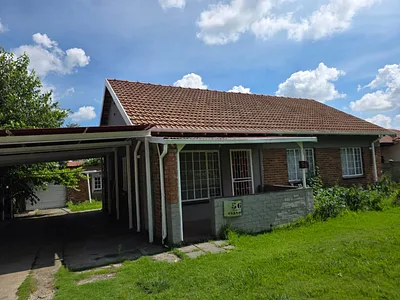 4 Bedroom House For Sale in Secunda - PXdM.webp