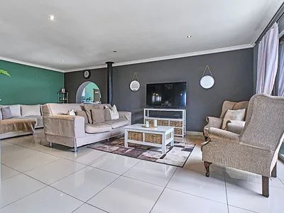 3 Bedroom House For Sale in Johannesburg - i5MZ.webp