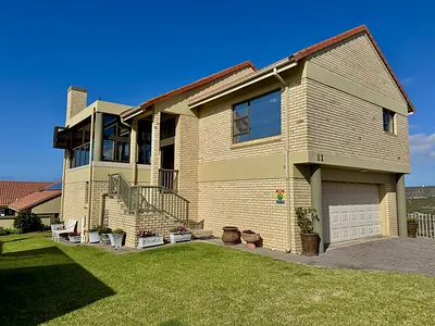 3 Bedroom Townhouse For Sale in Mossel Bay - y2dp.webp