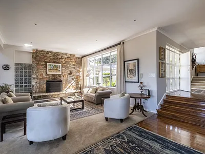 4 Bedroom House For Sale in Port Elizabeth - ct6N.webp