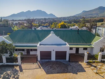 3 Bedroom House For Sale in Stellenbosch - F4AT.webp