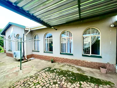 9 Bedroom House For Sale in Centurion - tiDP.webp