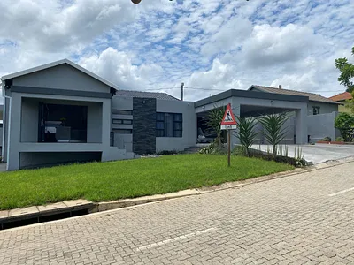 3 Bedroom House For Sale in Nelspruit - j63s.webp