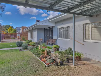 3 Bedroom House For Sale in Robertson - 4k0n.webp