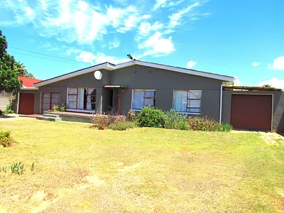 3 Bedroom House For Sale in Despatch - IwhO.webp