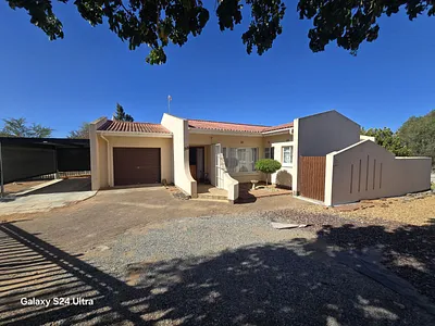 3 Bedroom House For Sale in Bonnievale - 6uul.webp
