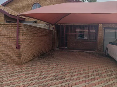 3 Bedroom Townhouse For Sale in Bendor, Polokwane - n0ZV.webp