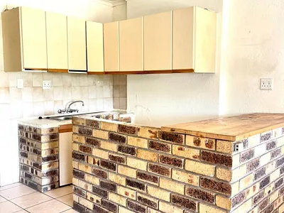1 Bedroom Apartment For Sale in Johannesburg - KKJn.webp