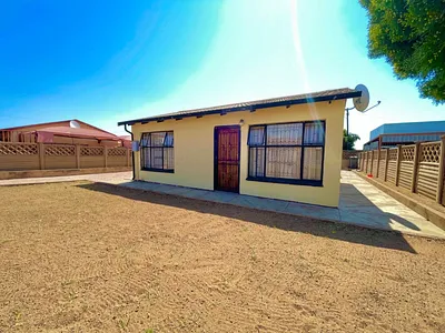 2 Bedroom House For Sale in Soshanguve - L1YX.webp
