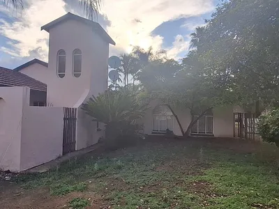 4 Bedroom House For Sale in Polokwane - MX8j.webp