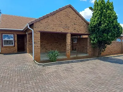 2 Bedroom Townhouse For Sale in Centurion - l4ZH.webp