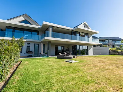 4 Bedroom House For Sale in George - oZbH.webp