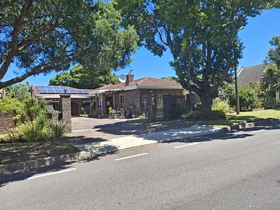 4 Bedroom House For Sale in George - 99fW.webp